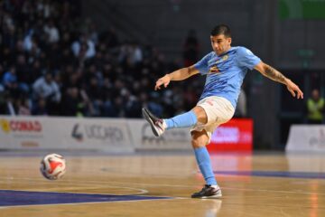 Meravigliosamente Napoli, gol da cineteca di Borruto e Roma domata 2 a 1.