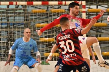 Pirossigeno Cosenza: così fa malissimo! Lupi ripresi e sorpassati da Pesaro in 3 minuti, da 1-4 a 5-4