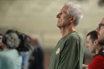 Il Napoli saluta mister Colini.