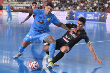 Catania padrona a Napoli, vince 2 a 0 e ipoteca il tricolore.